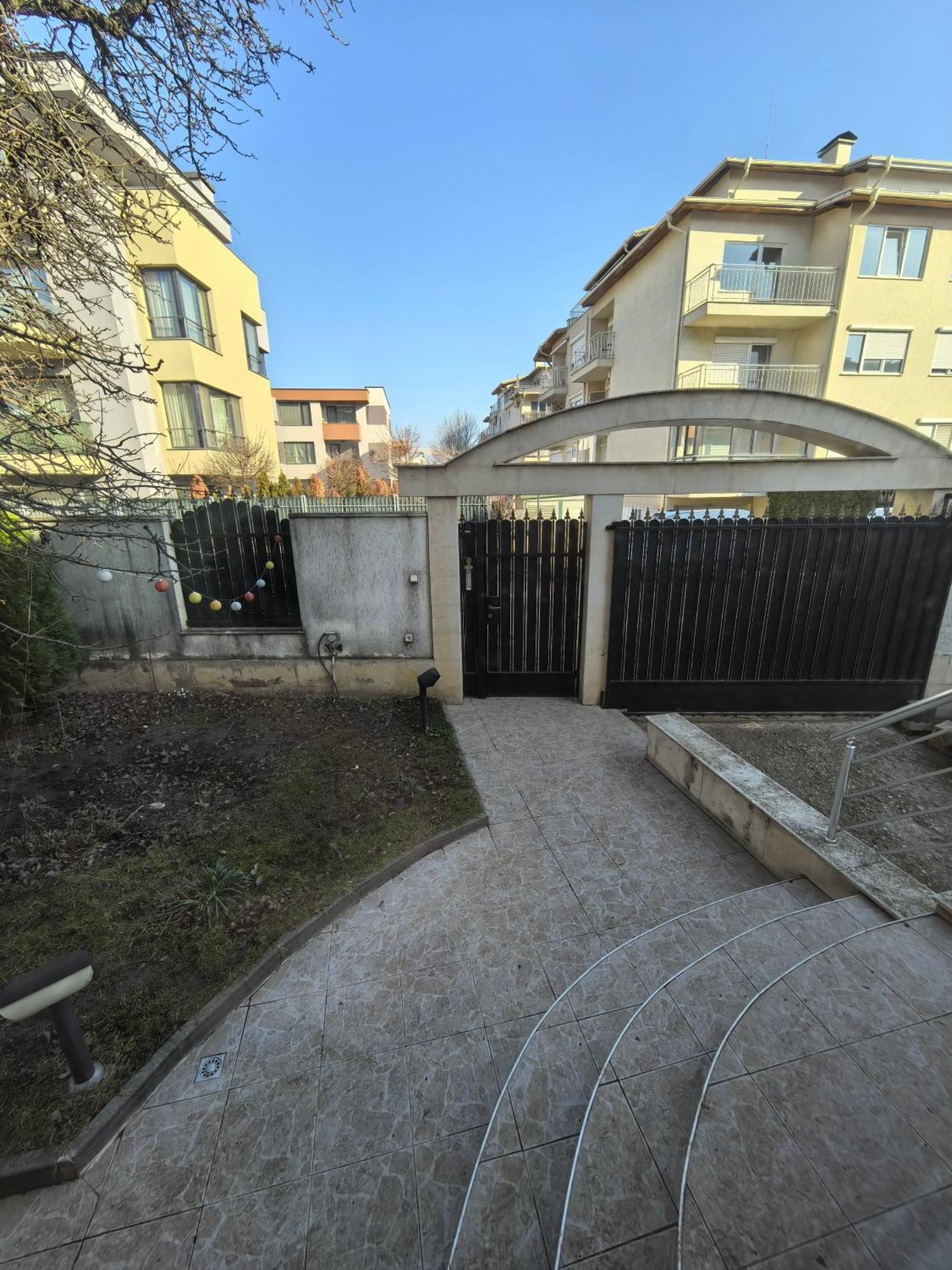 Tinka Apartment *